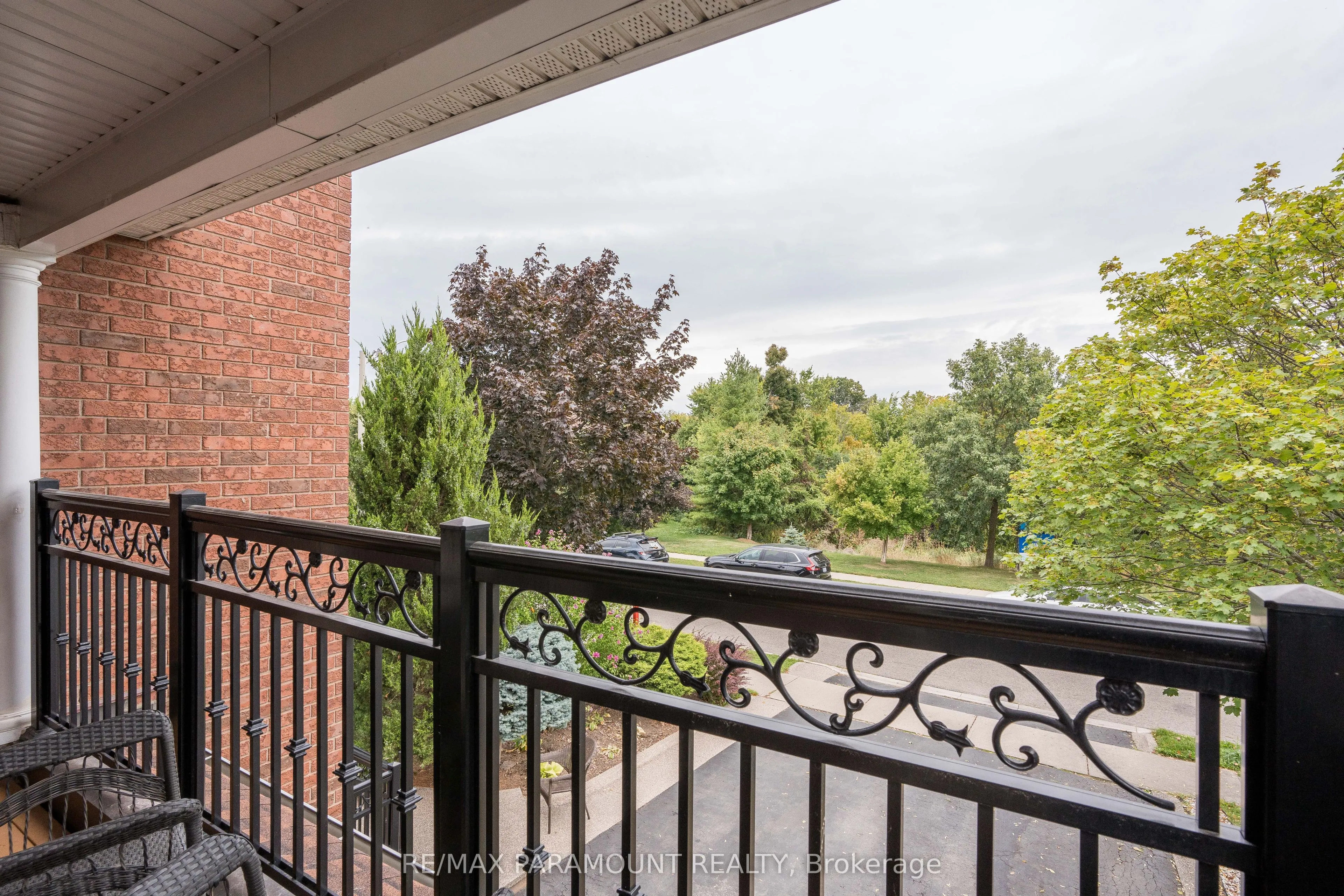 19 River Rock Crescent