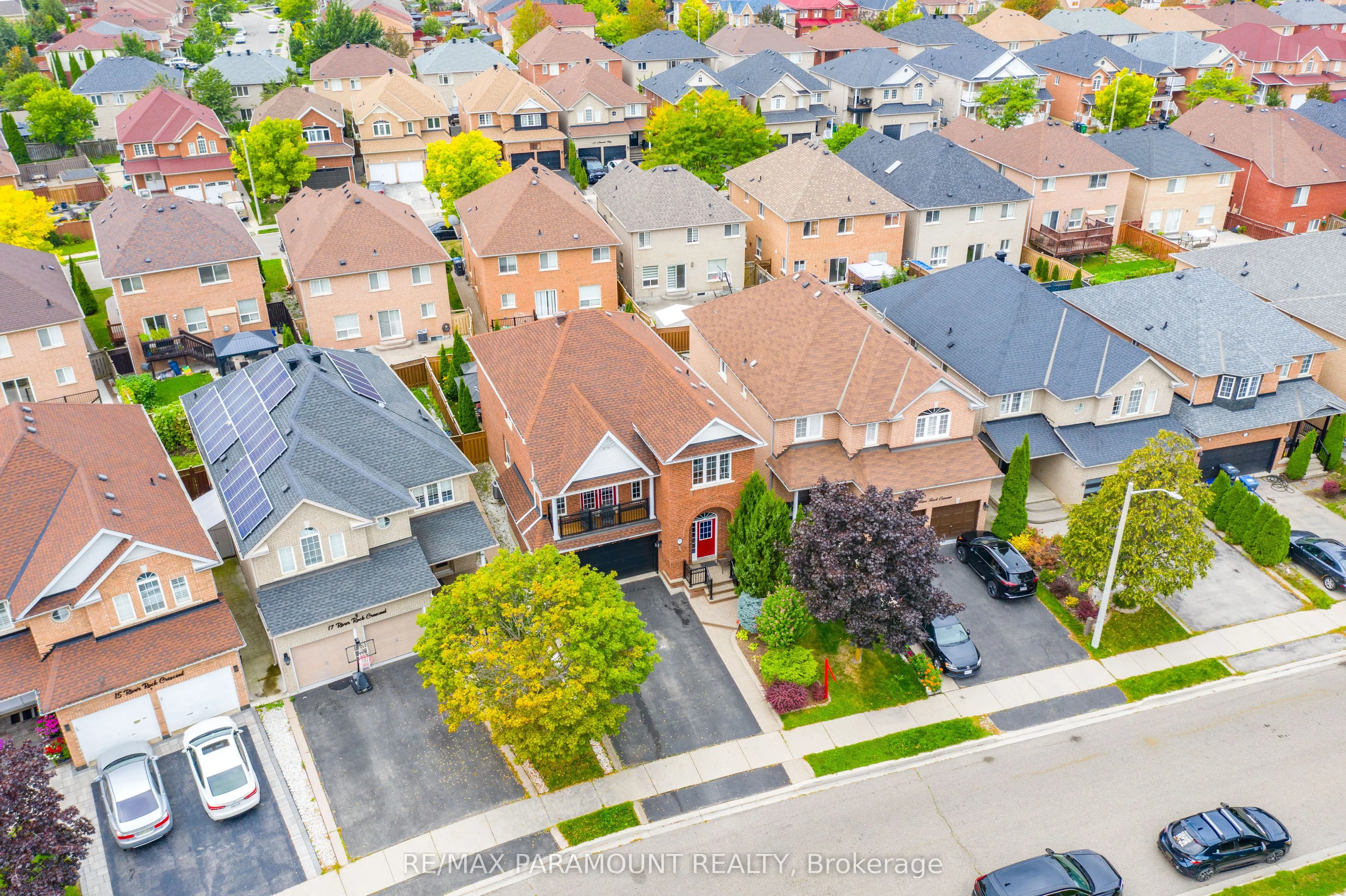 19 River Rock Crescent