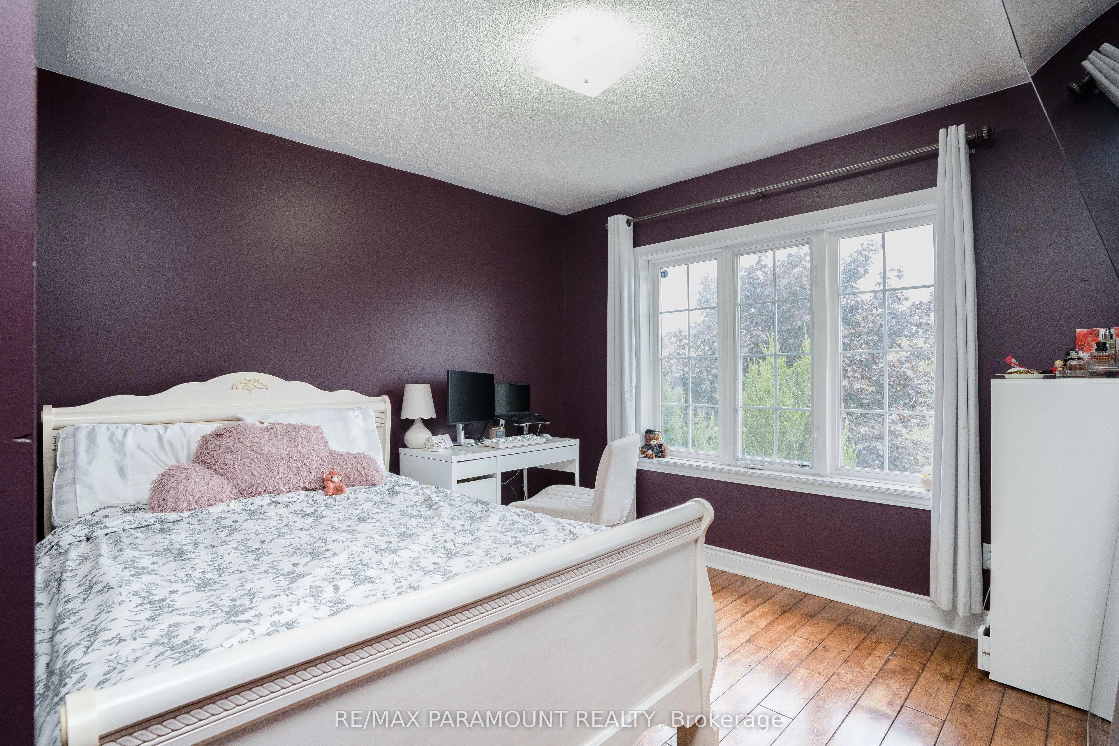19 River Rock Crescent