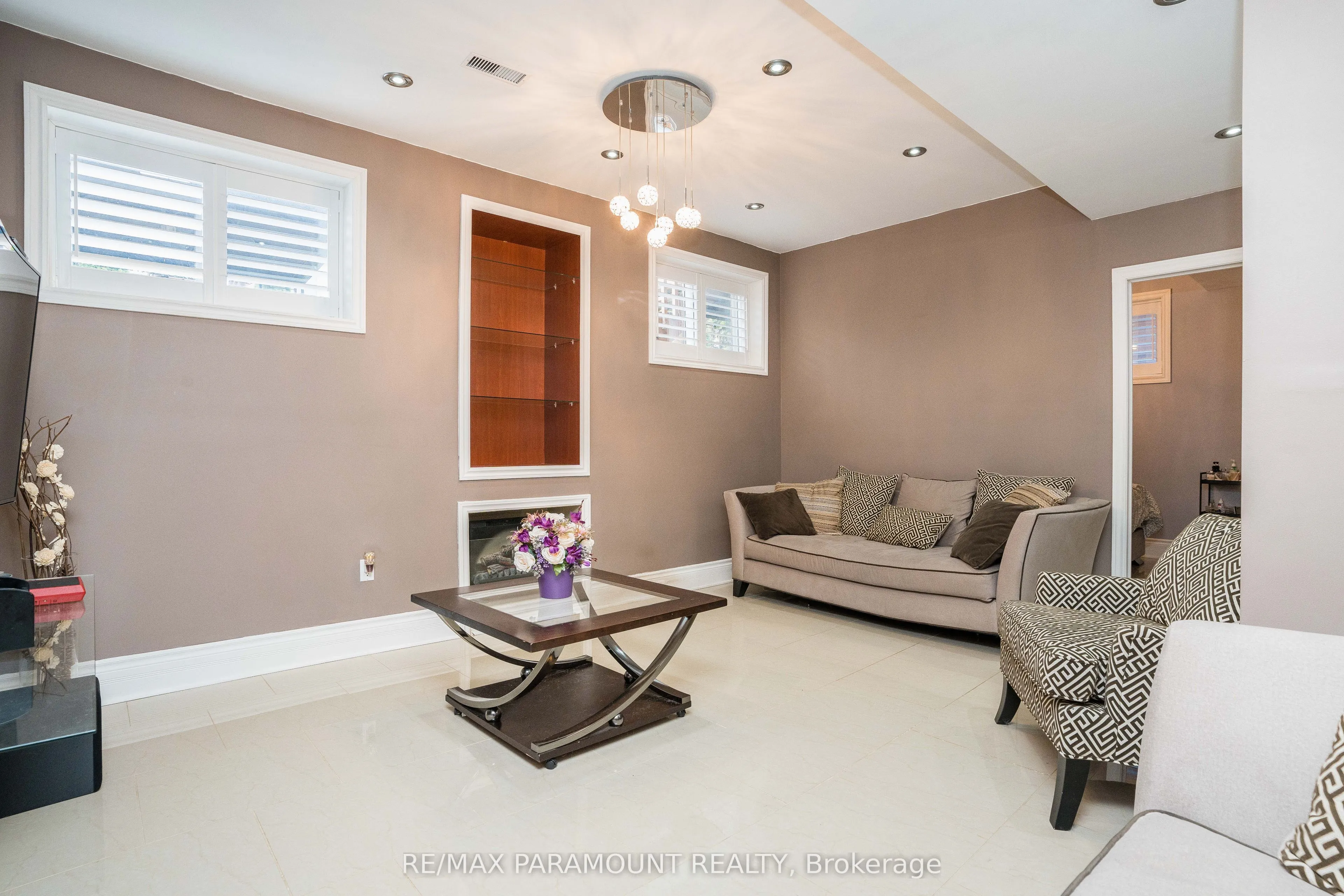 19 River Rock Crescent