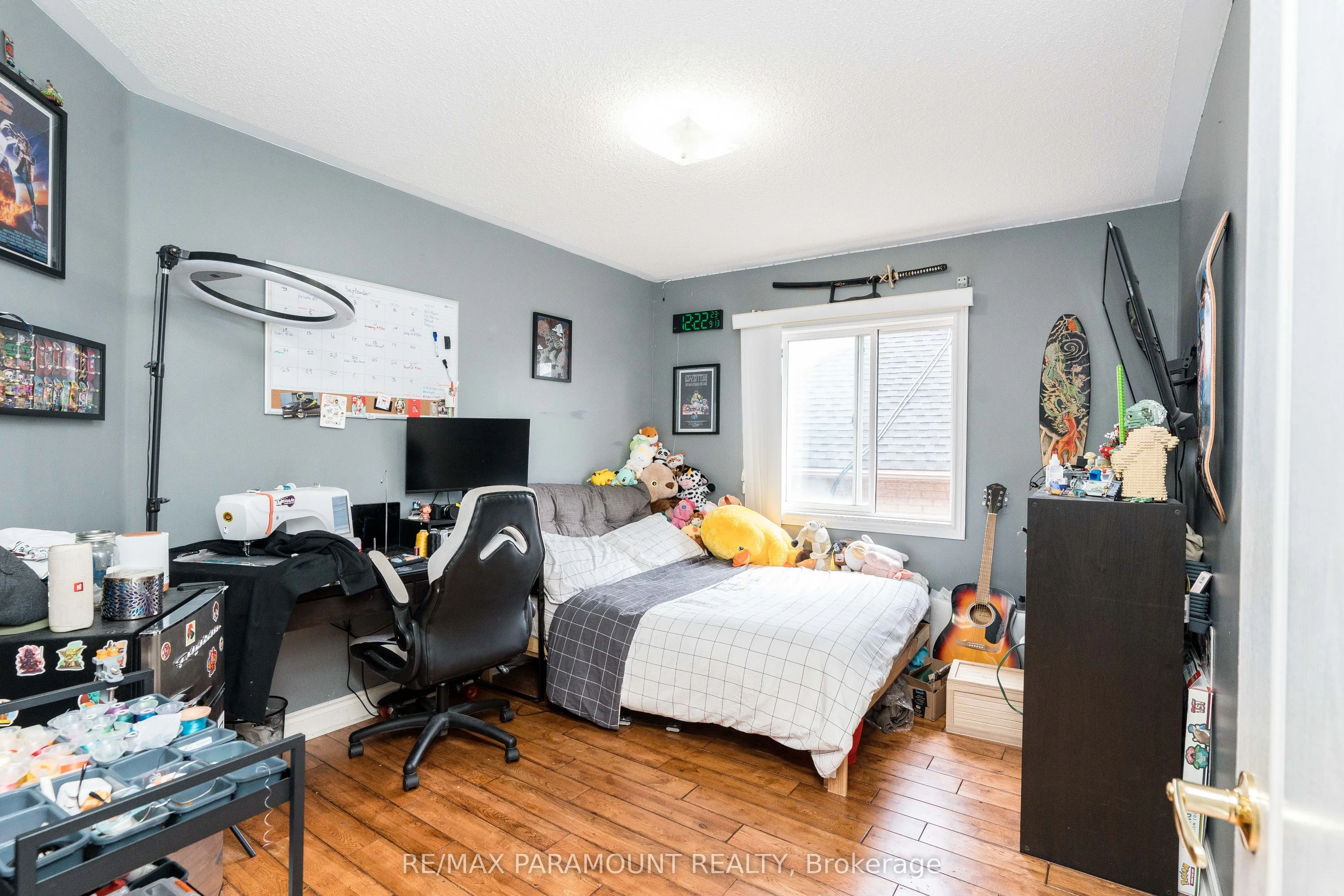 19 River Rock Crescent