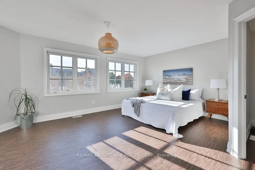 120 Bronte Road, #8