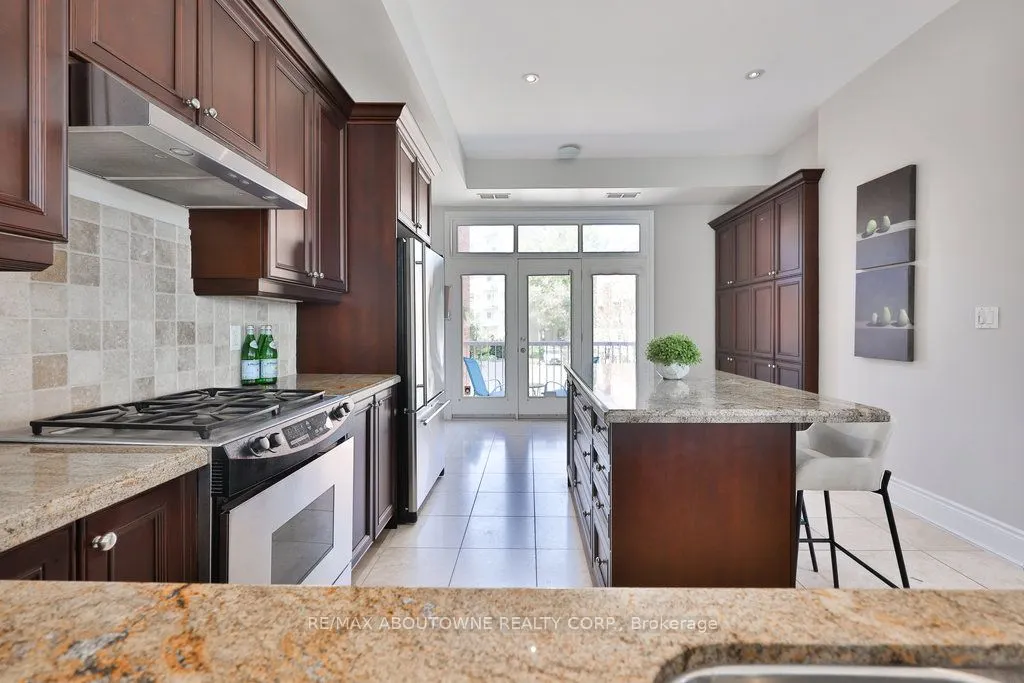 120 Bronte Road, #8