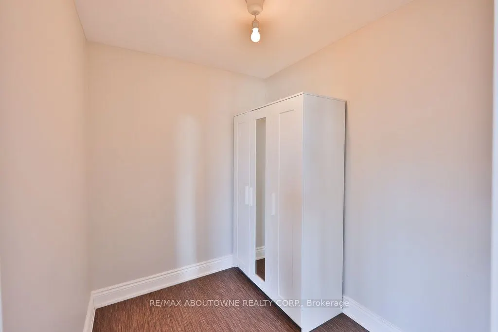 120 Bronte Road, #8