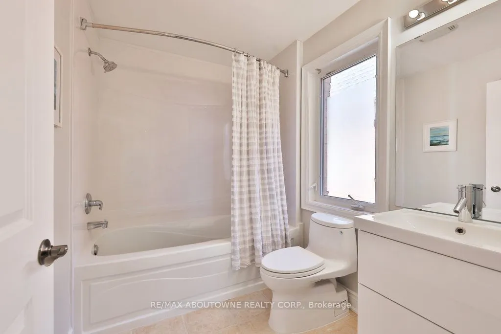 120 Bronte Road, #8