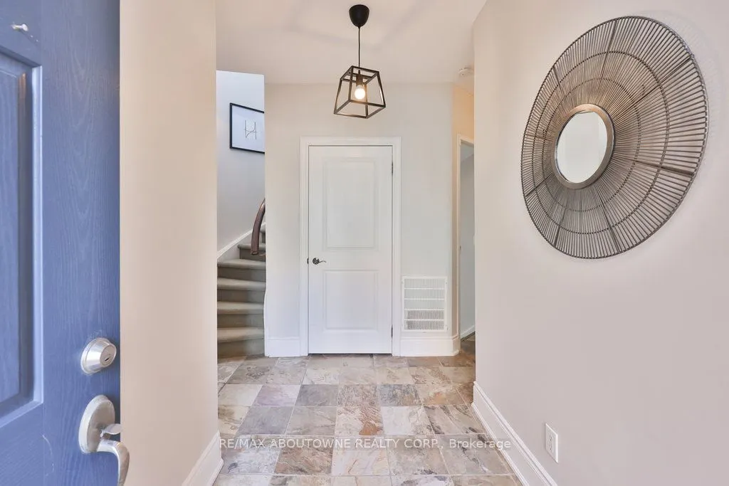 120 Bronte Road, #8