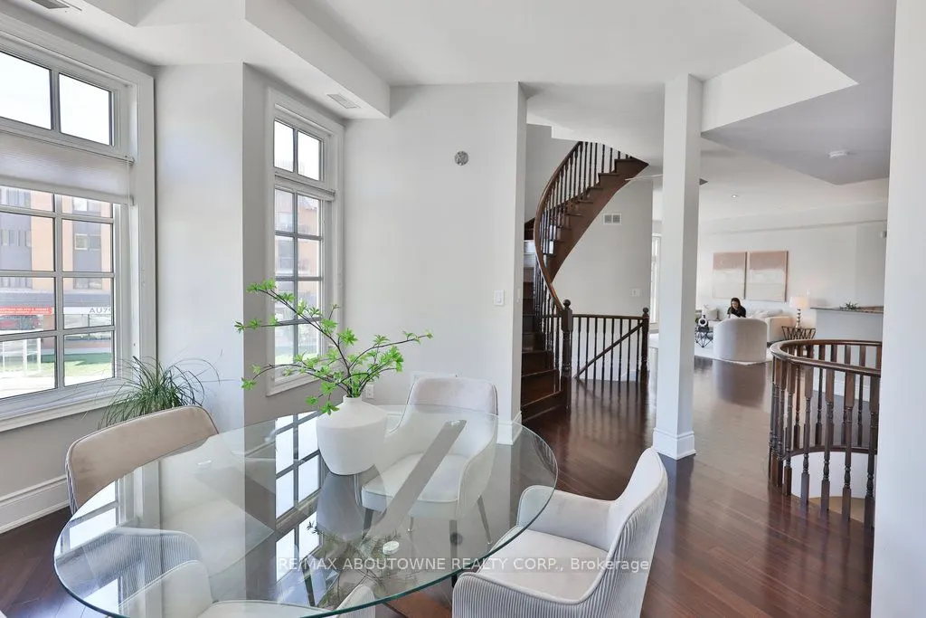 120 Bronte Road, #8