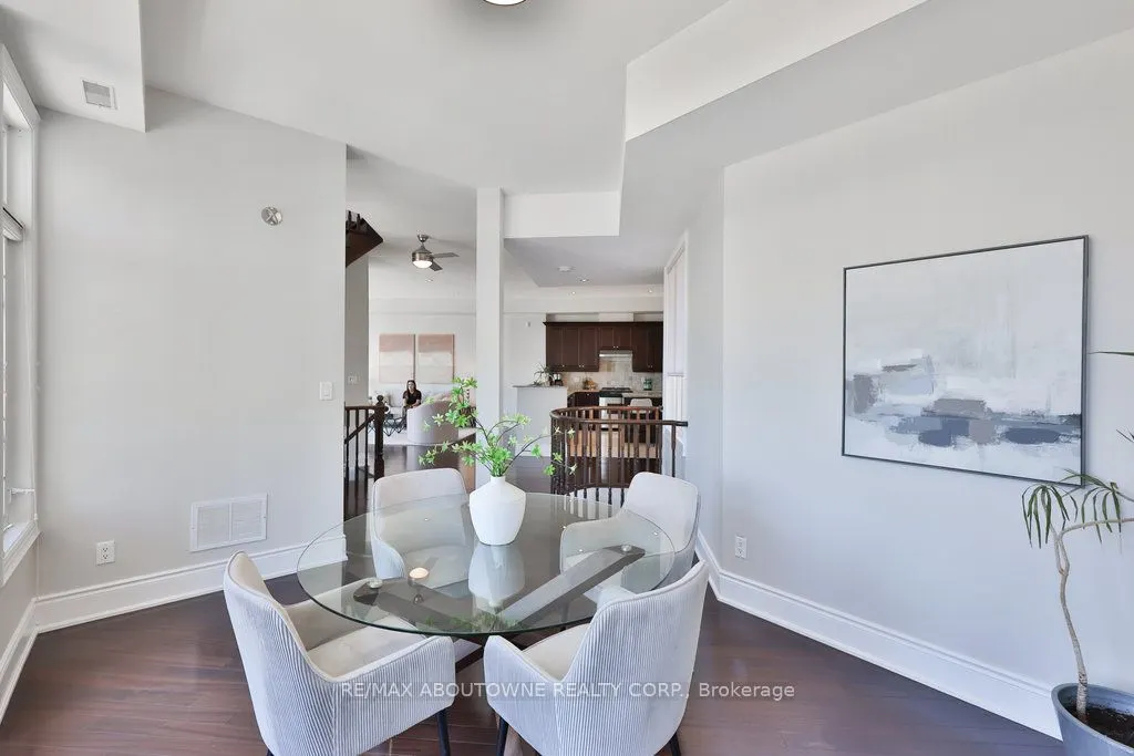 120 Bronte Road, #8