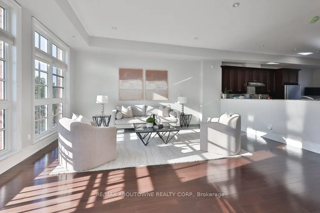 120 Bronte Road, #8