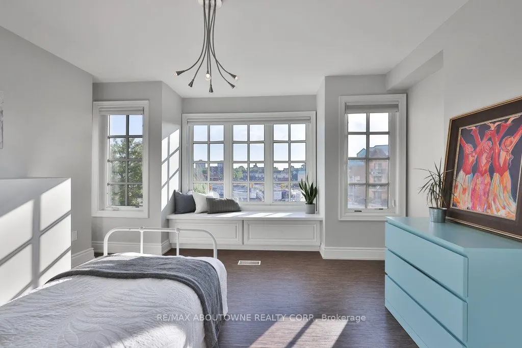 120 Bronte Road, #8