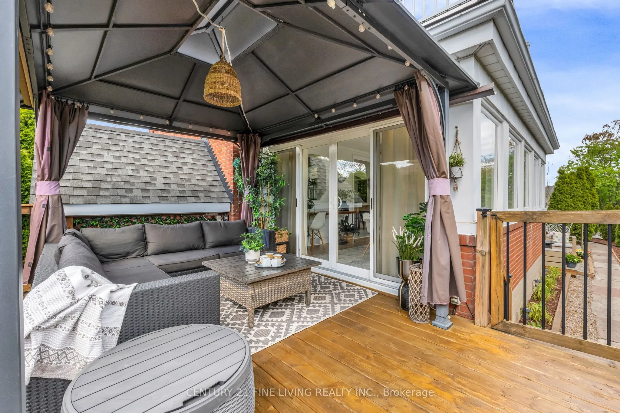 30 Norgrove Crescent