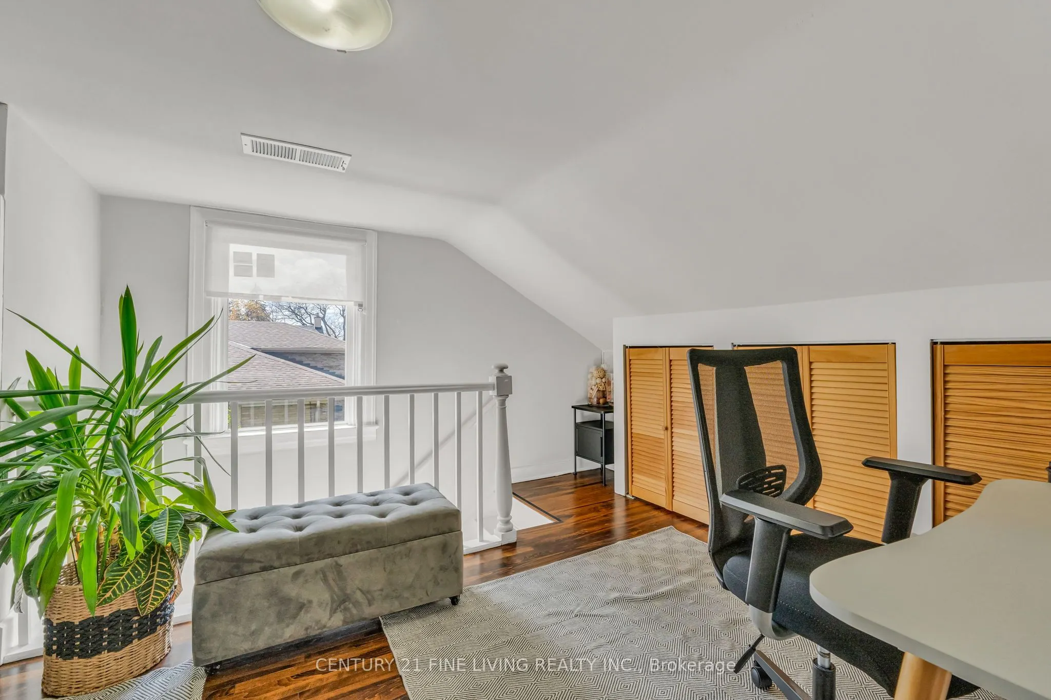 30 Norgrove Crescent