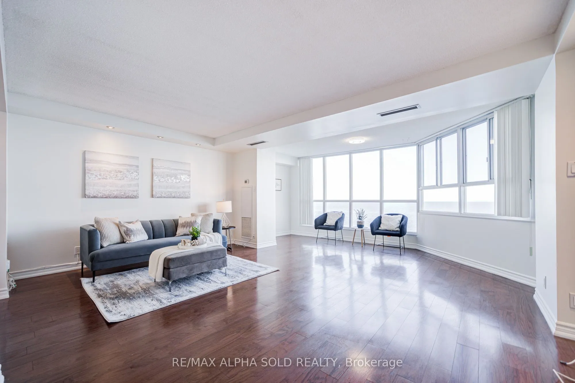 5280 Lakeshore Road, #1107