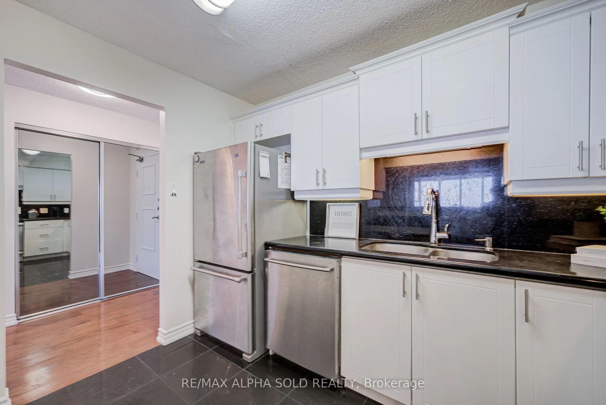 5280 Lakeshore Road, #1107
