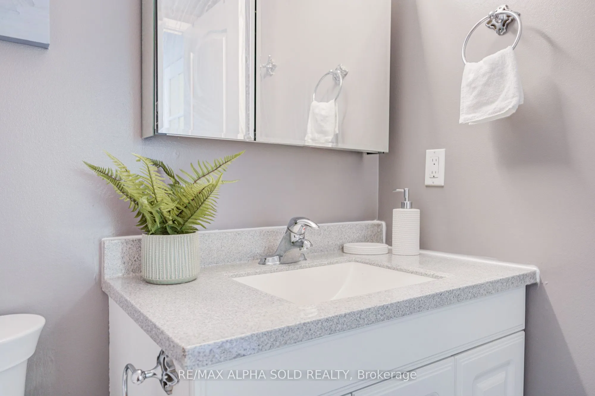 5280 Lakeshore Road, #1107