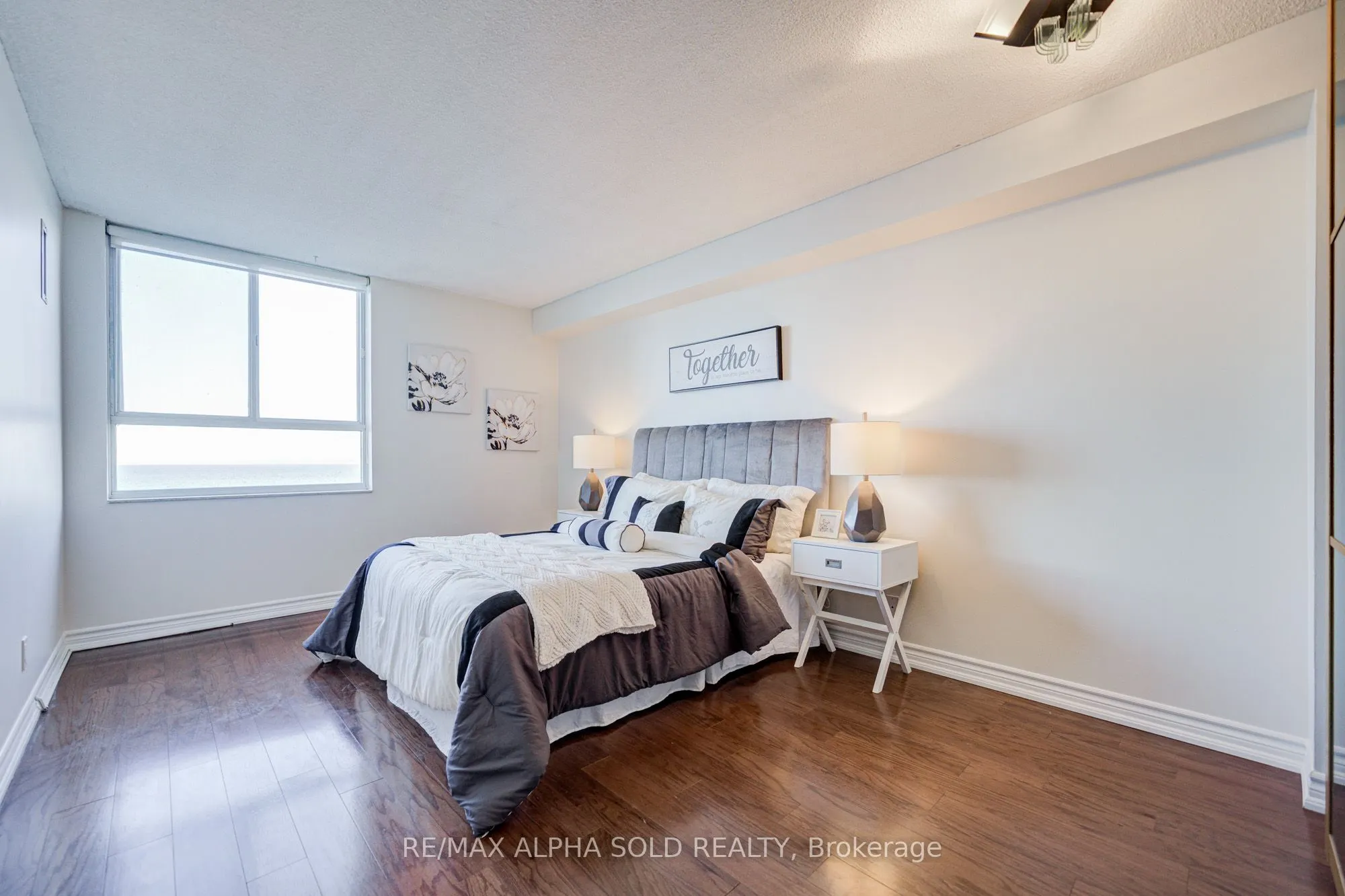 5280 Lakeshore Road, #1107