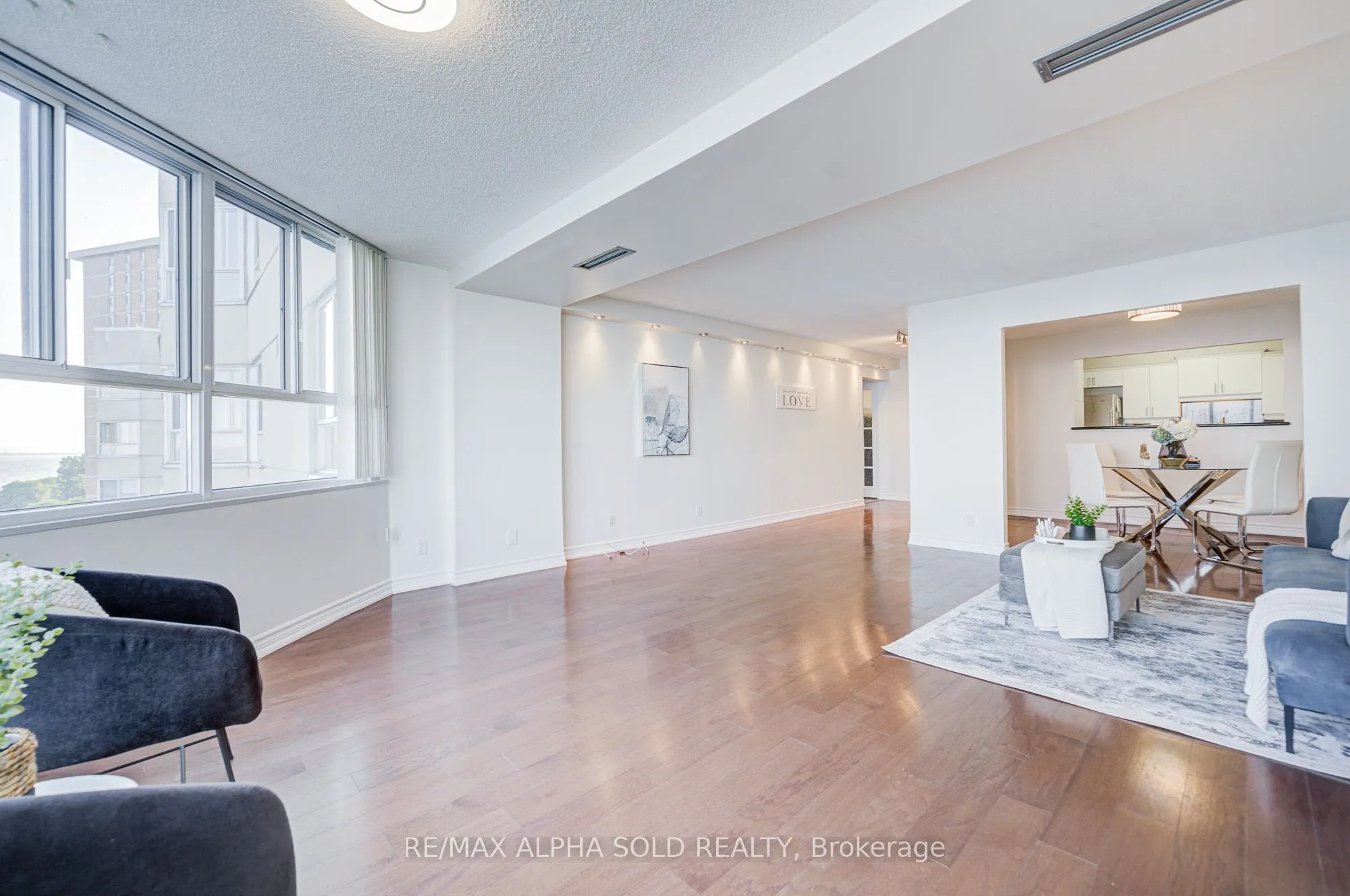 5280 Lakeshore Road, #1107