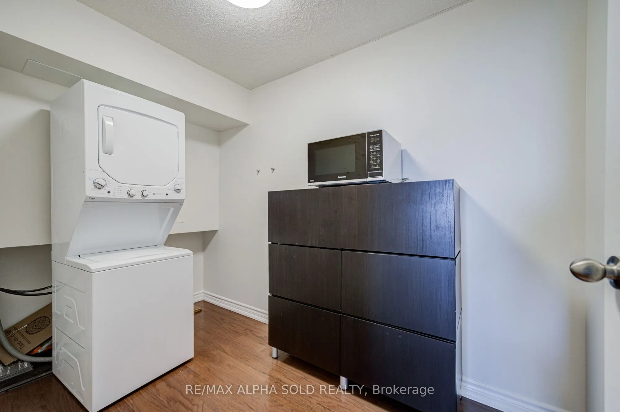 5280 Lakeshore Road, #1107