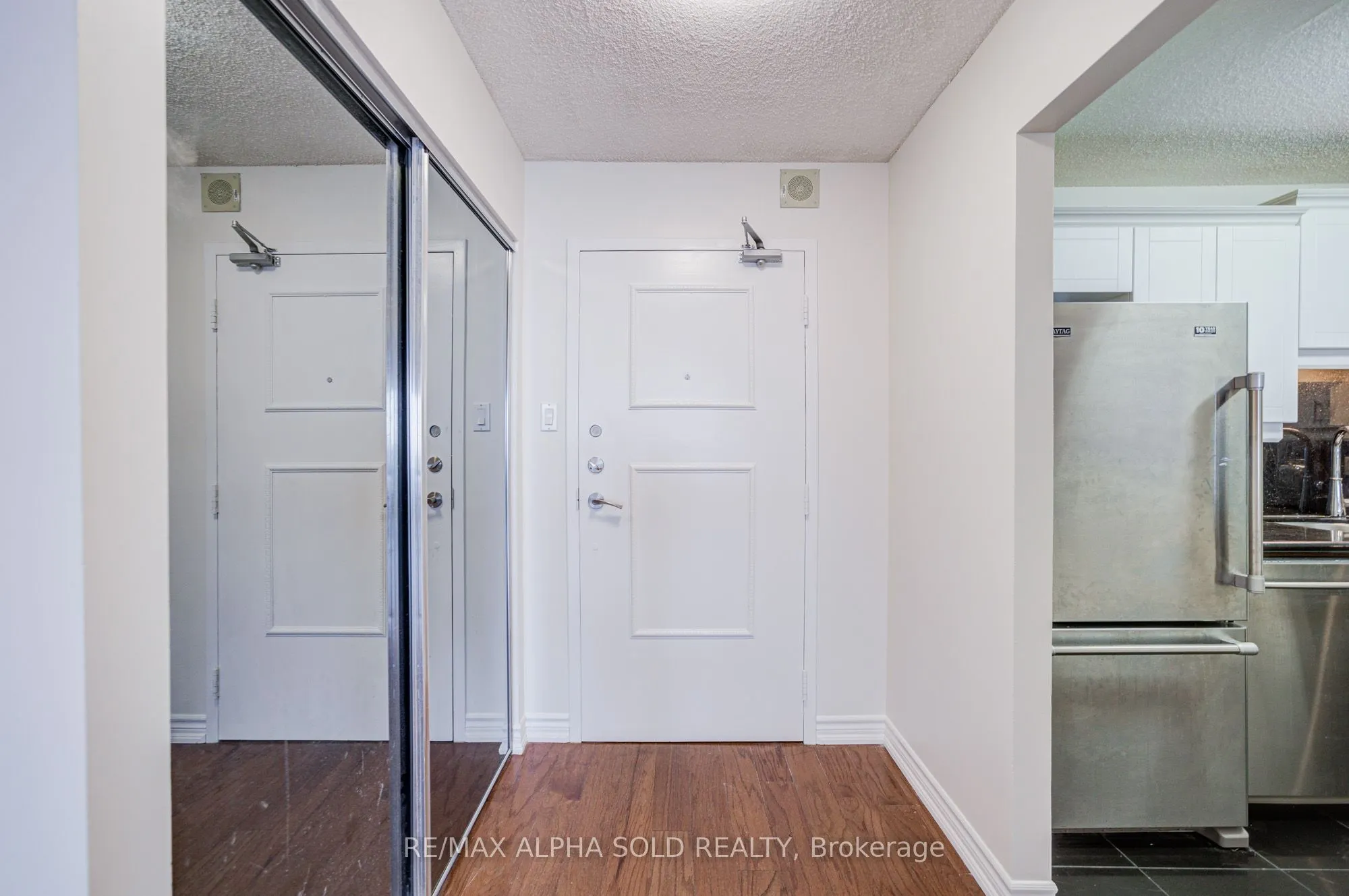 5280 Lakeshore Road, #1107