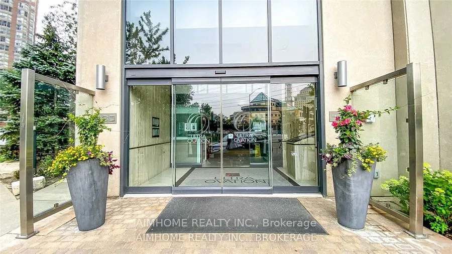 330 Burnhamthorpe Road W, #2907
