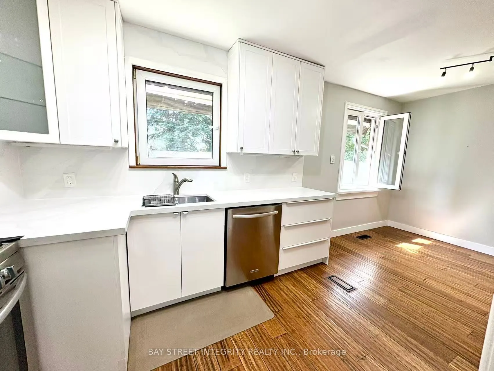 1270 Crossfield Bend