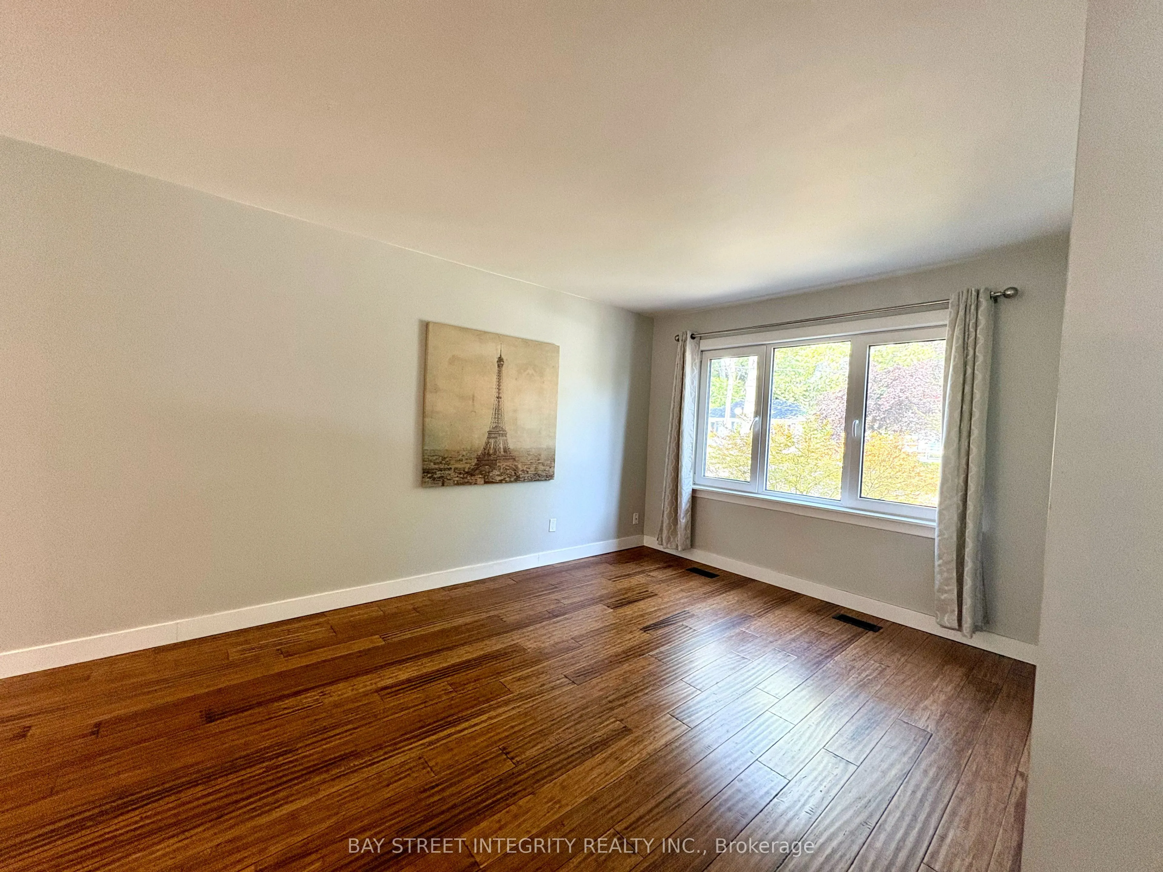 1270 Crossfield Bend