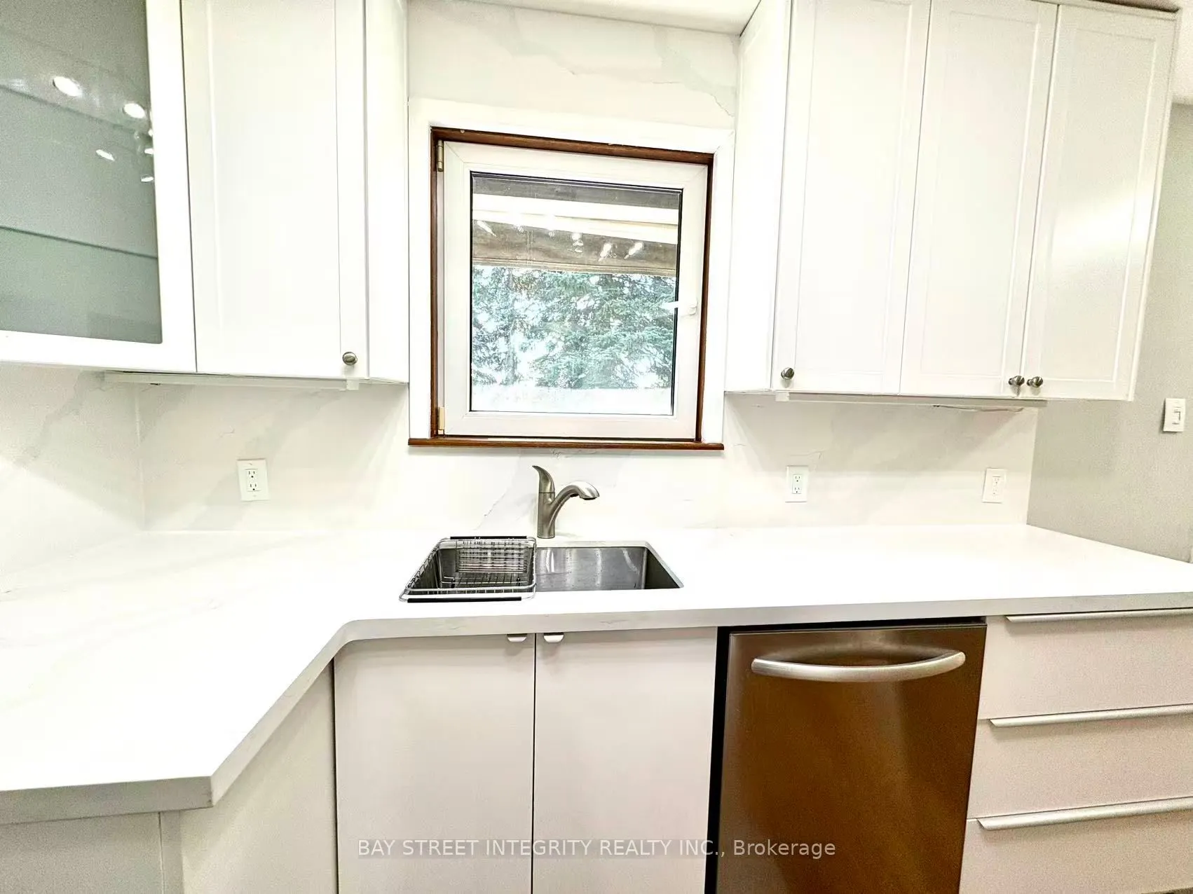 1270 Crossfield Bend