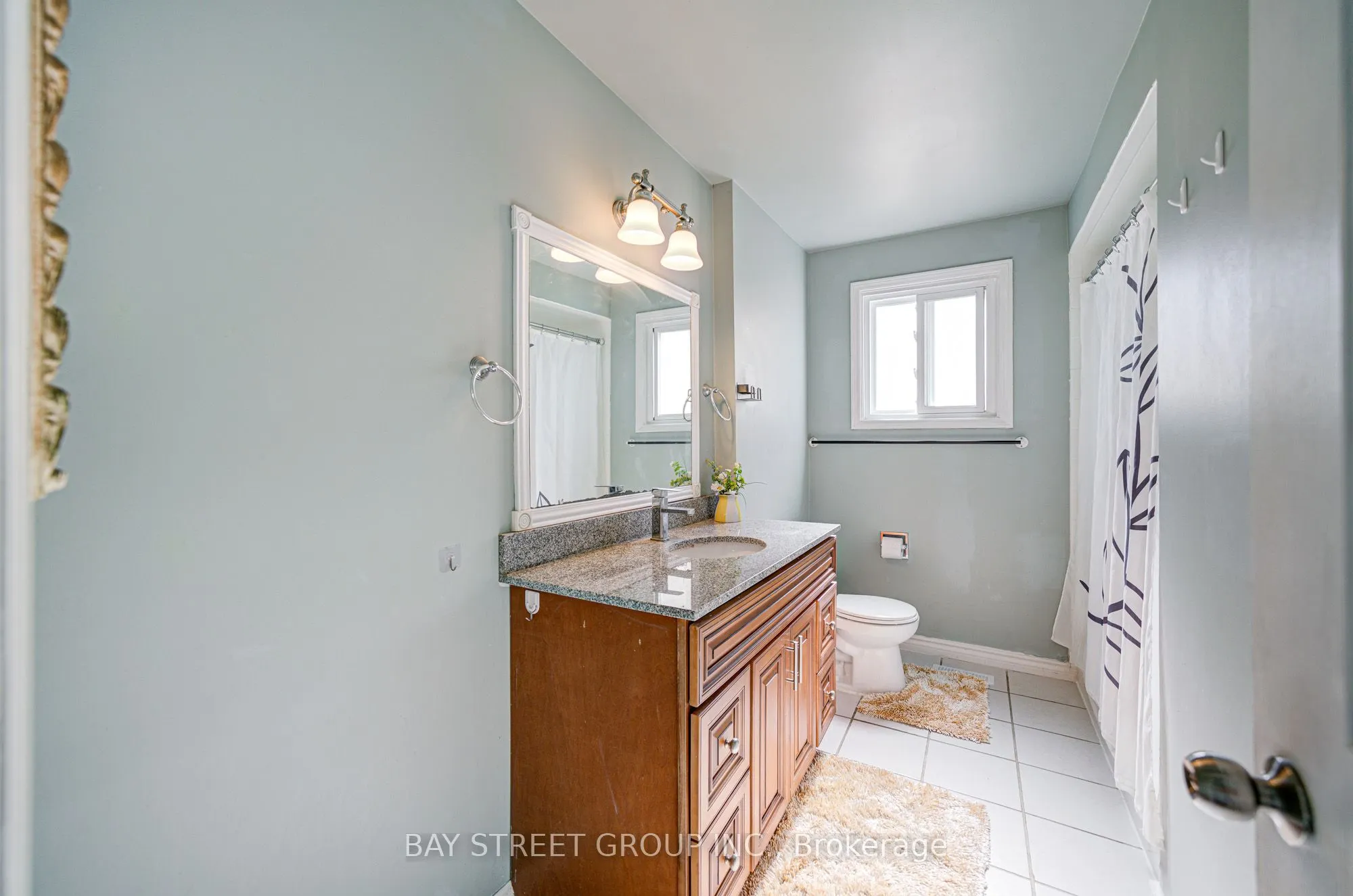 572 Rideau Gate