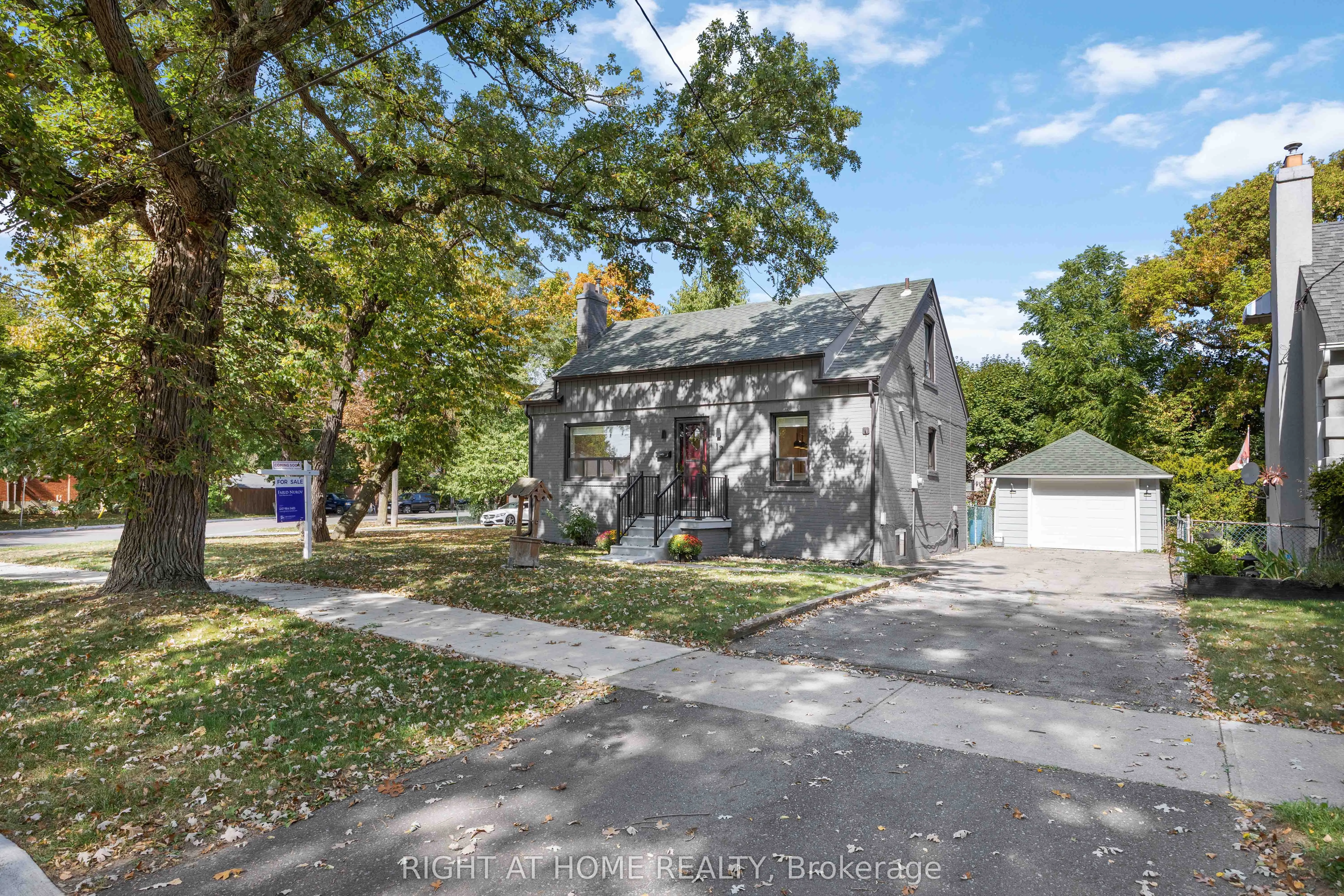 12 Rosalie Avenue N