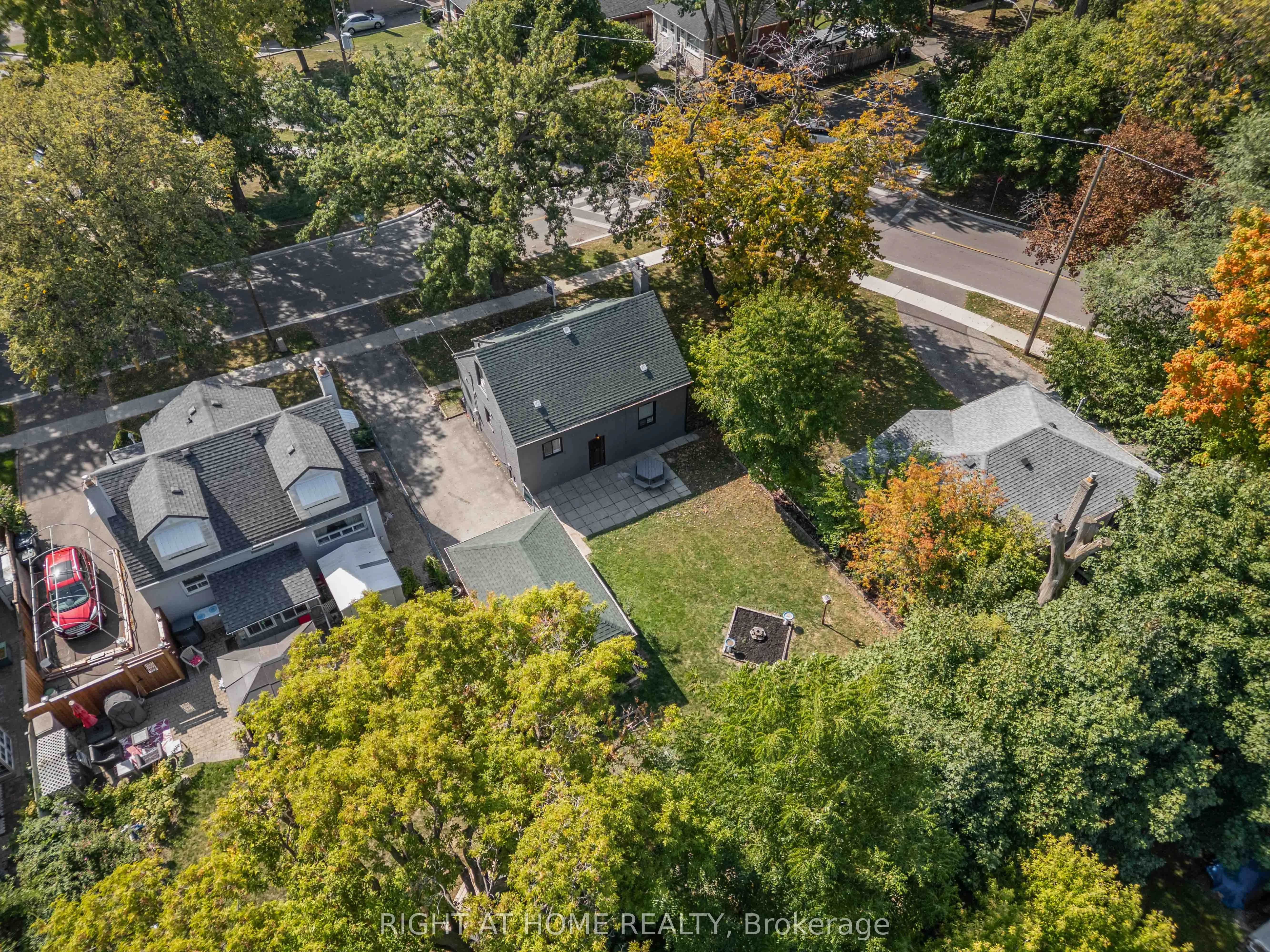 12 Rosalie Avenue N