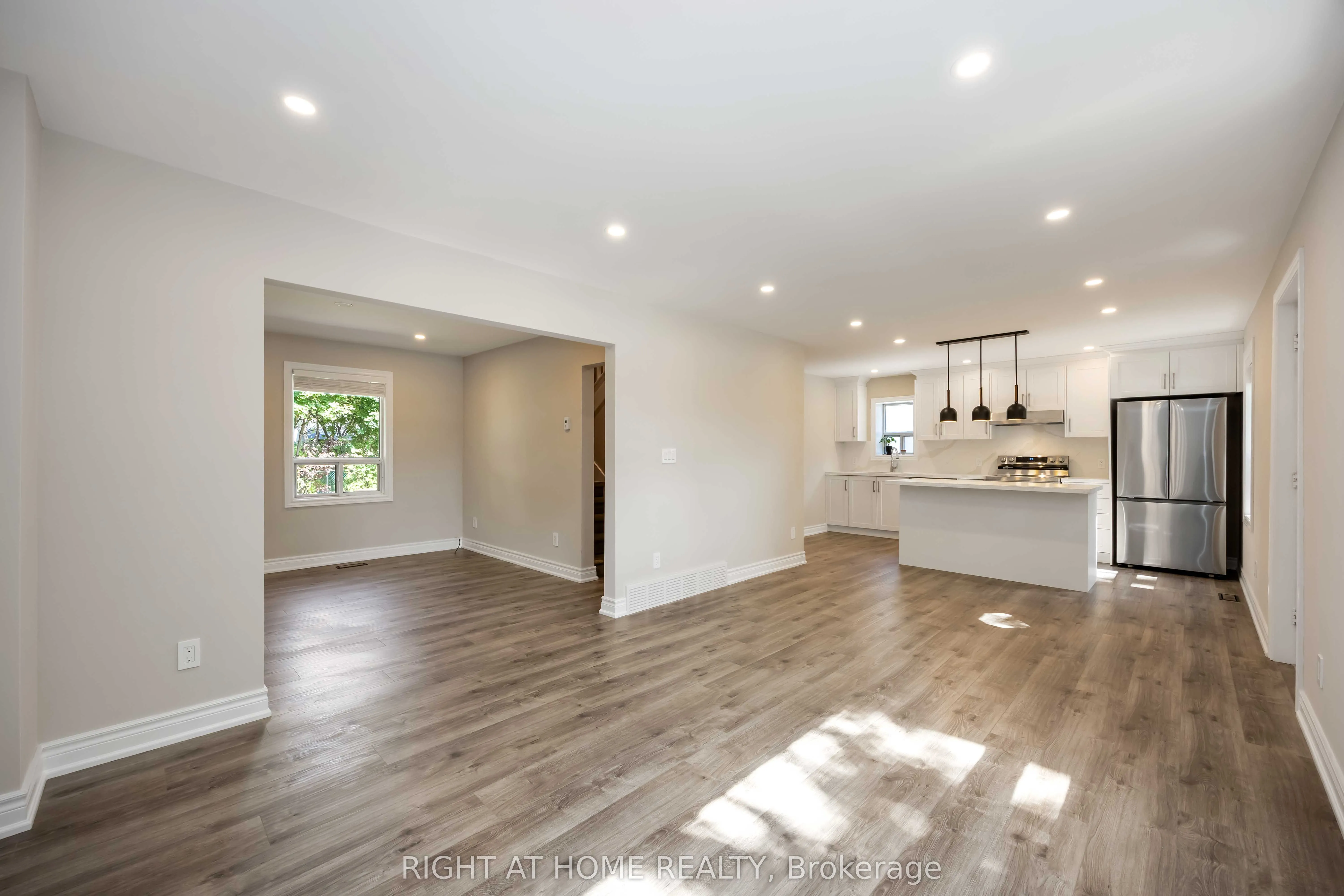 12 Rosalie Avenue N