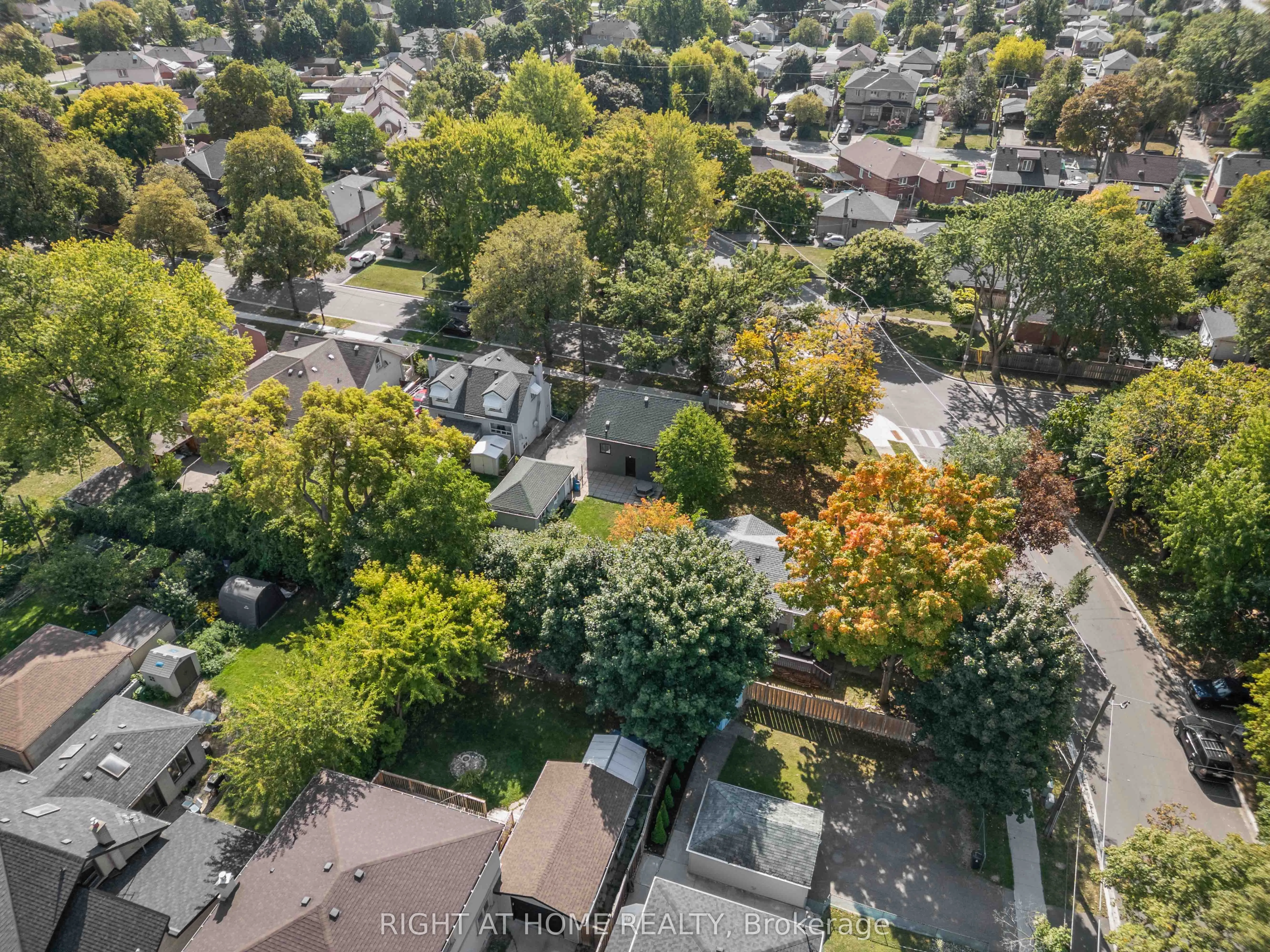 12 Rosalie Avenue N
