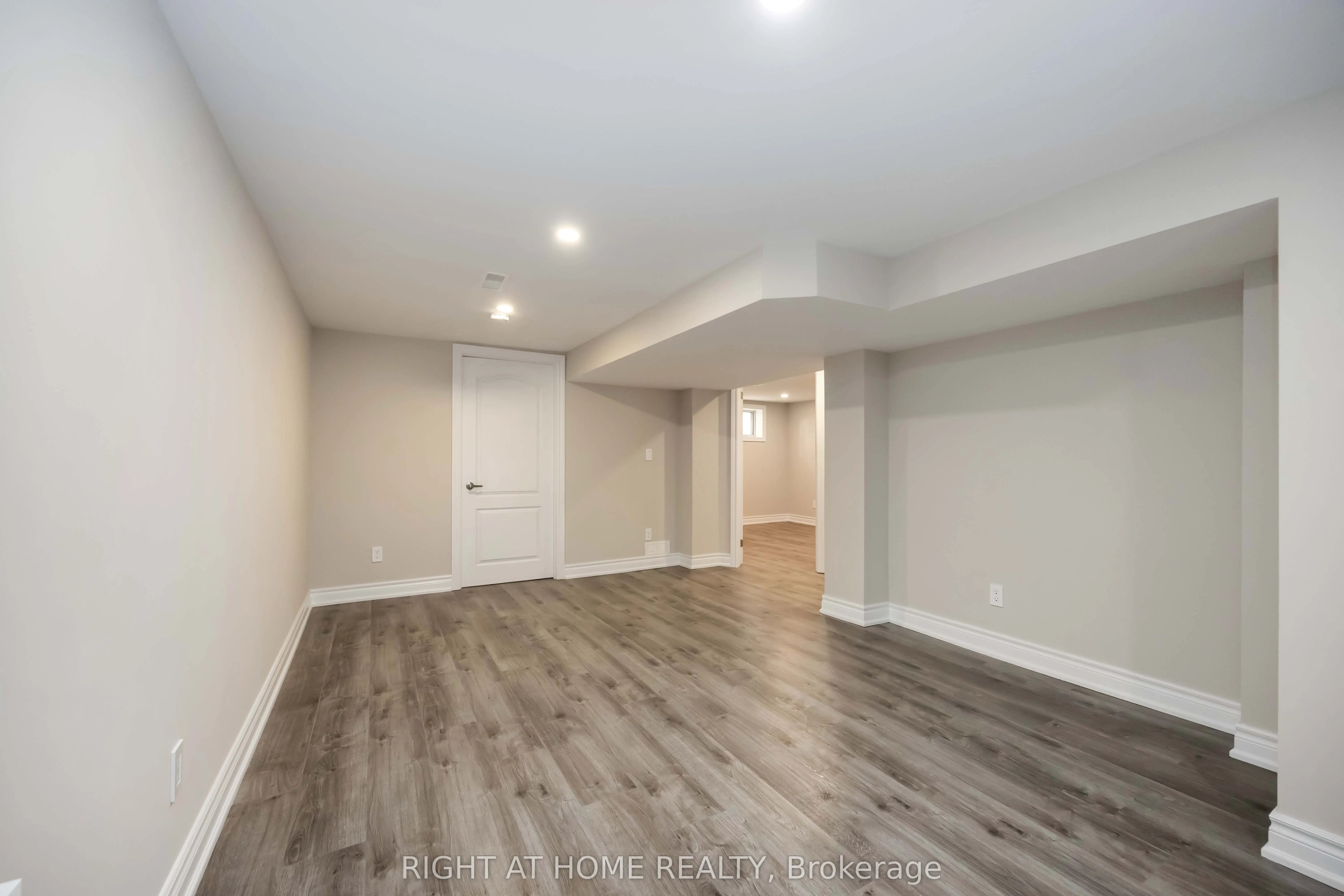 12 Rosalie Avenue N