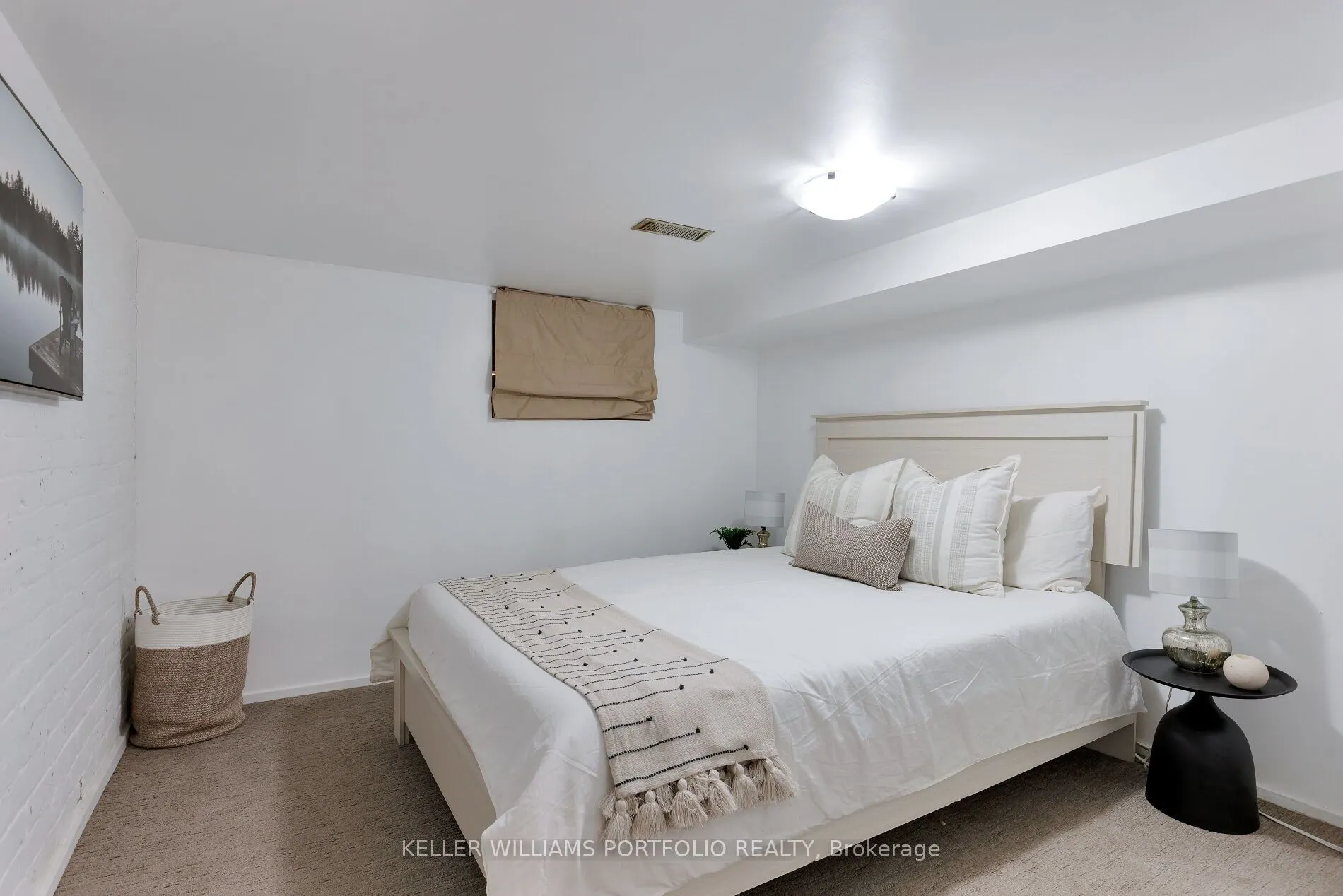 77 Hook Avenue