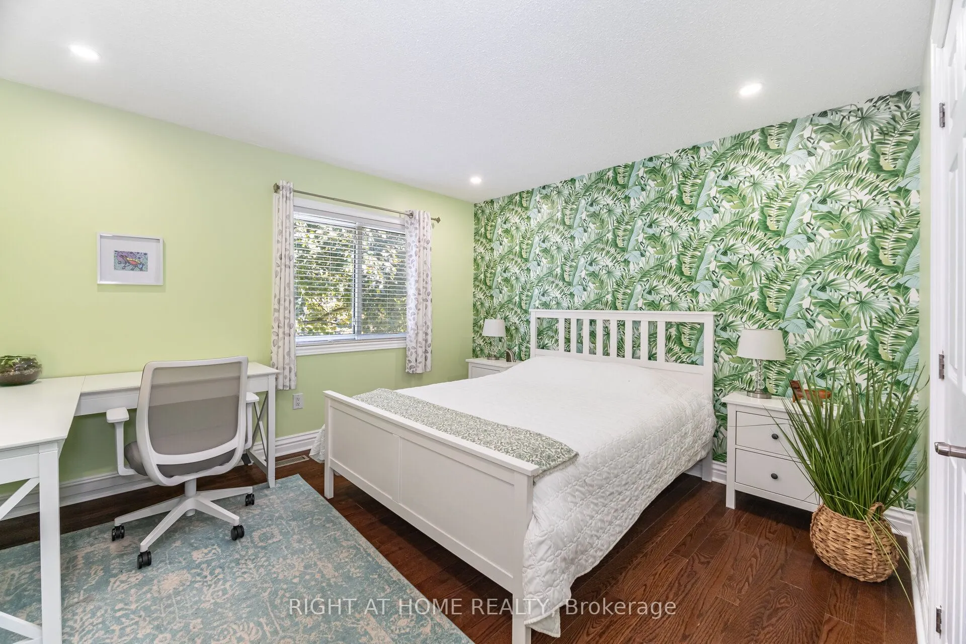 4 Cantrill Court