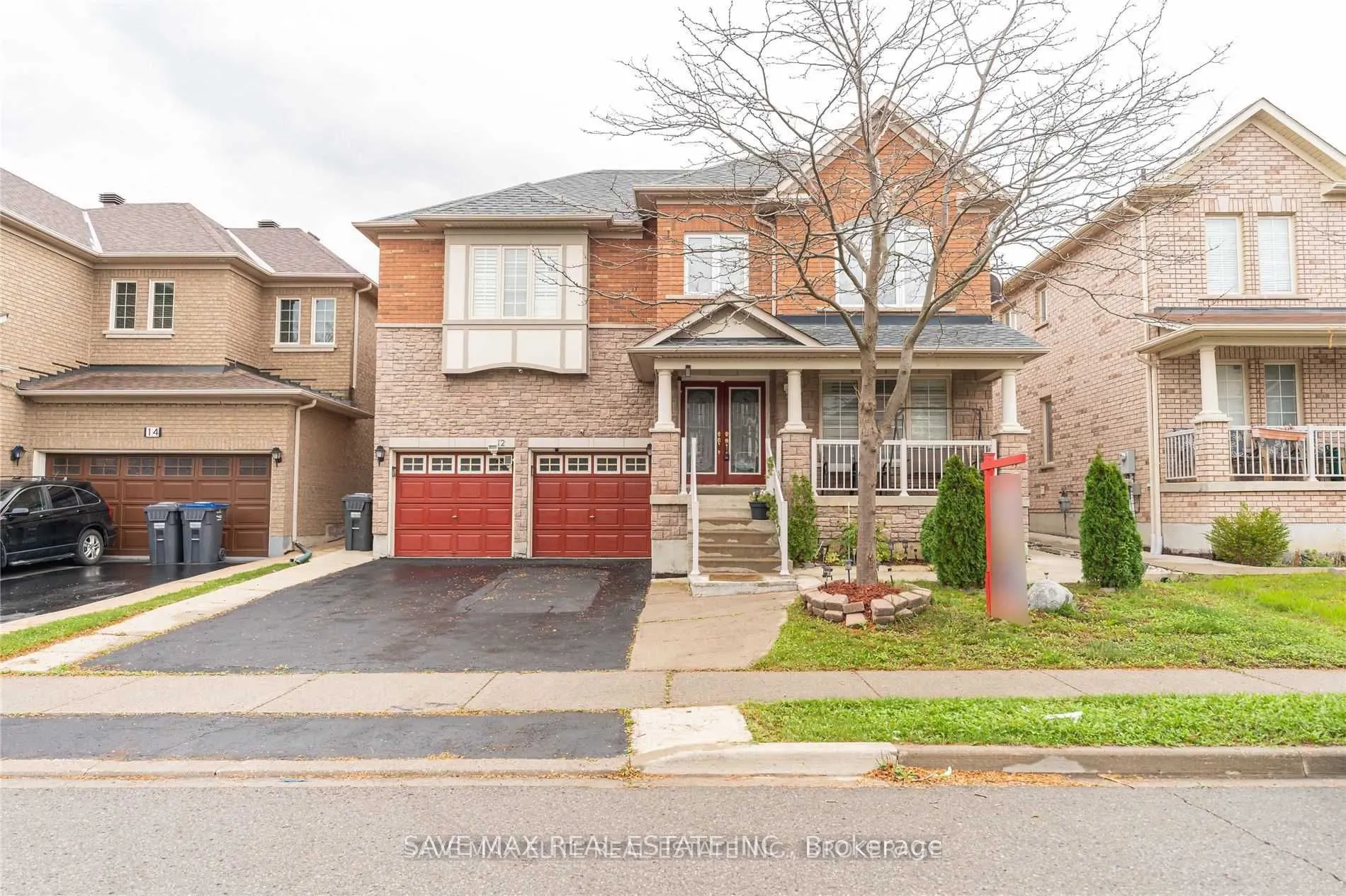 12 Maverick Crescent