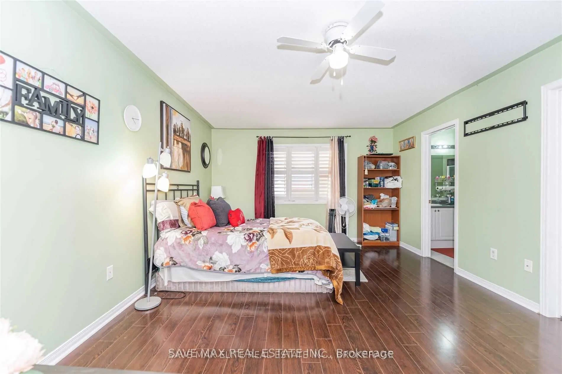 12 Maverick Crescent