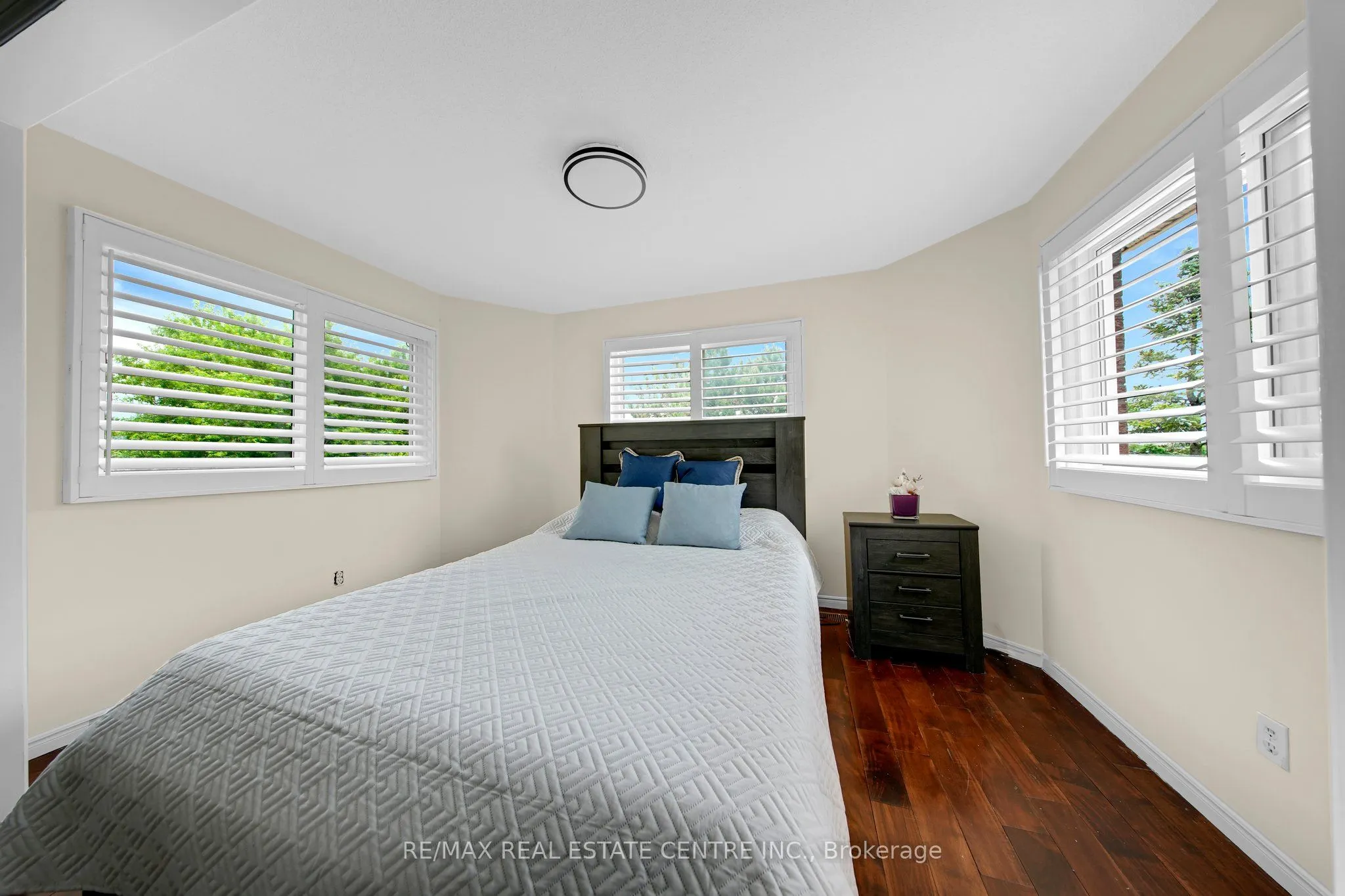 30 Oaklea Boulevard