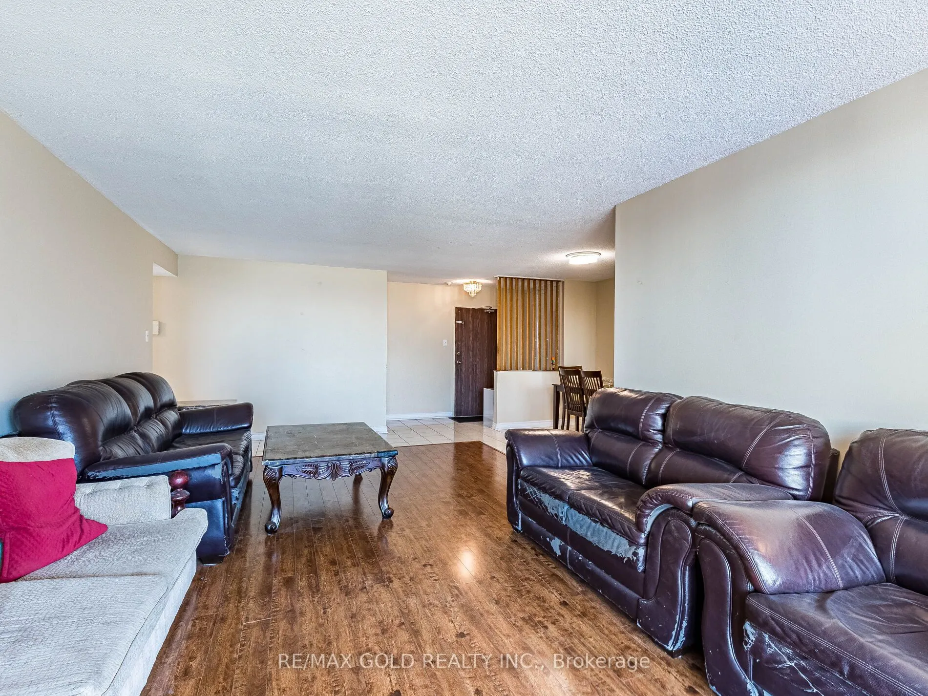 17 Knightsbridge Road, #1010