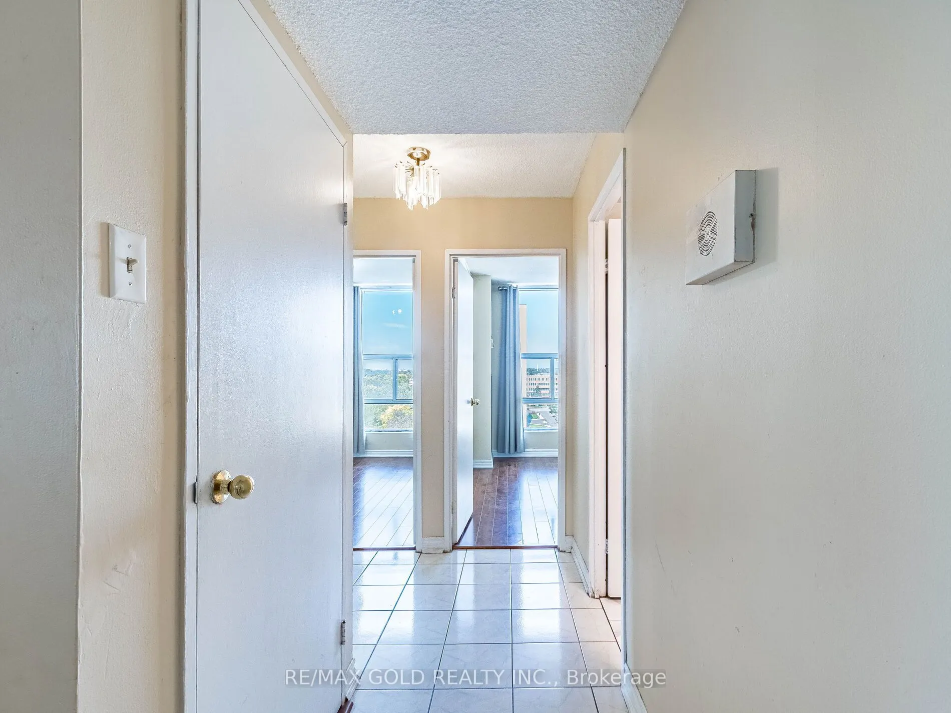 17 Knightsbridge Road, #1010