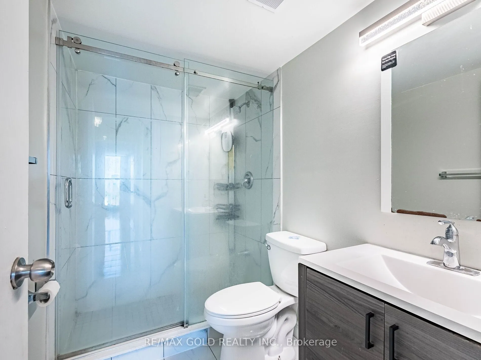 17 Knightsbridge Road, #1010