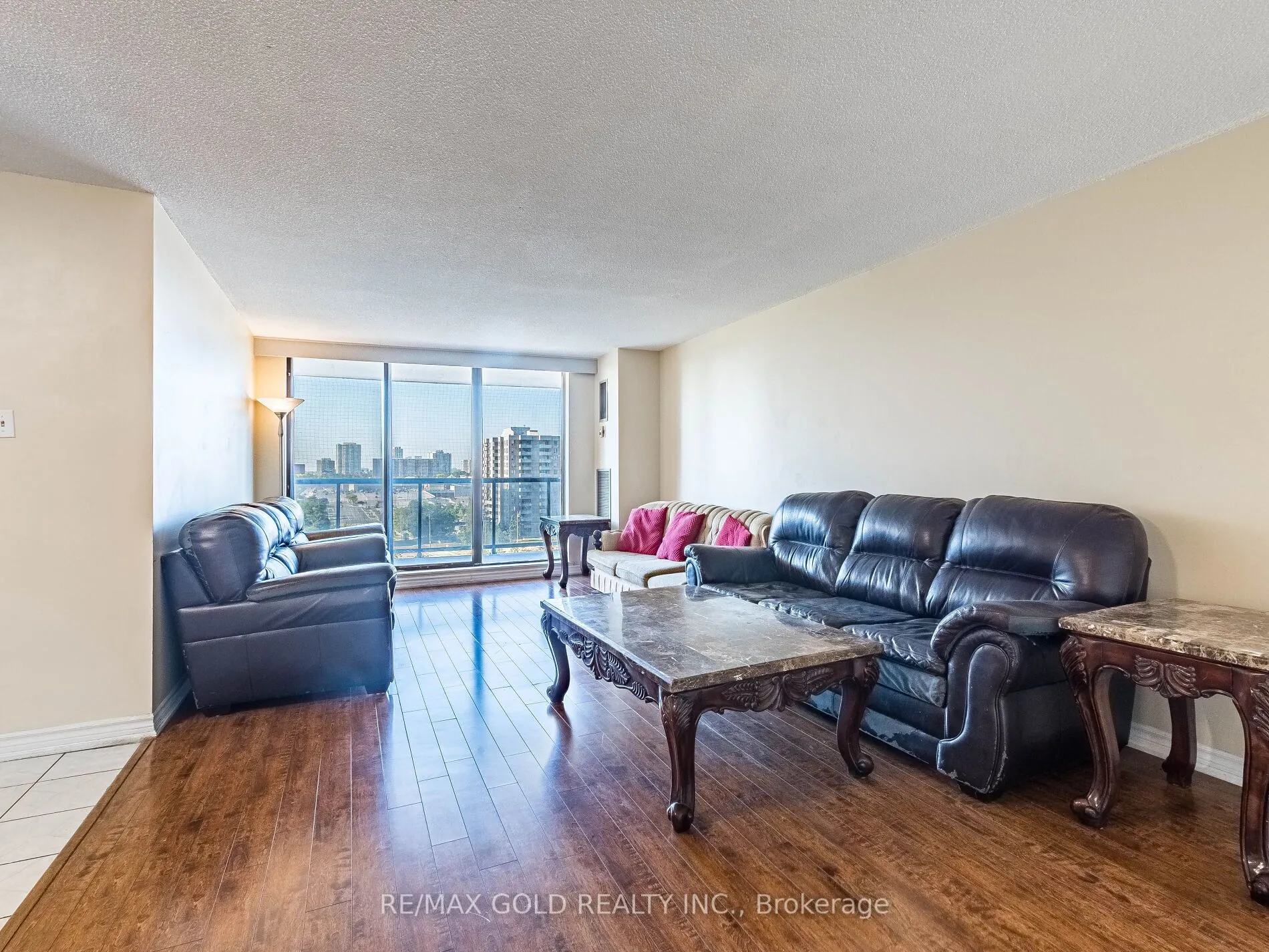 17 Knightsbridge Road, #1010