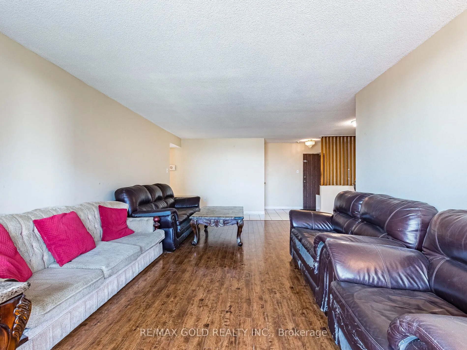 17 Knightsbridge Road, #1010
