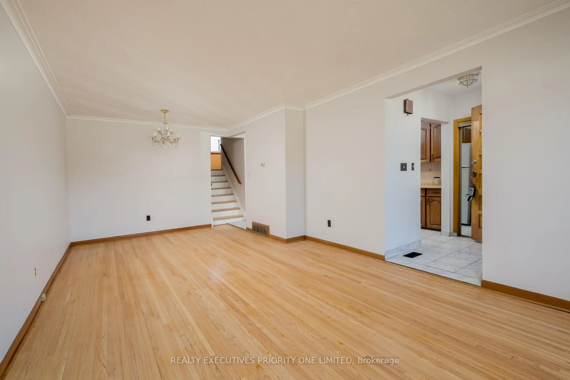 5 Lantos Court