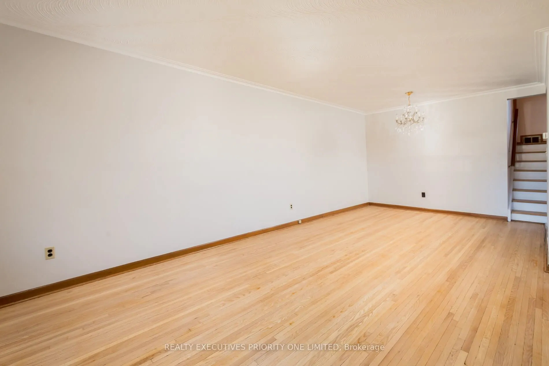 5 Lantos Court