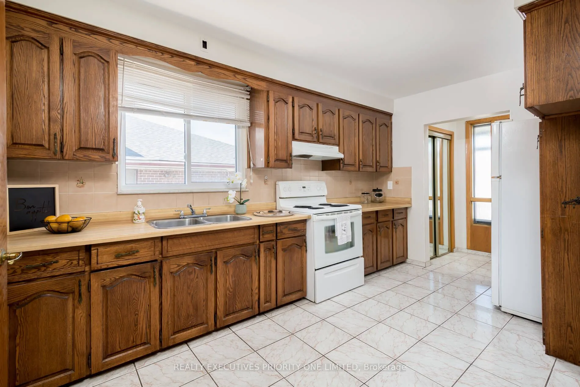 5 Lantos Court