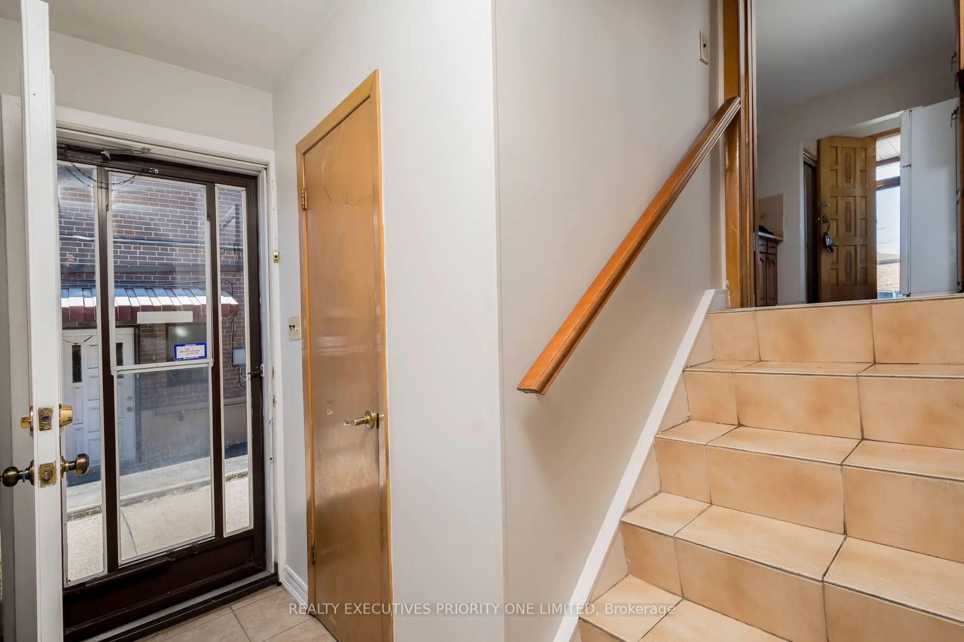 5 Lantos Court