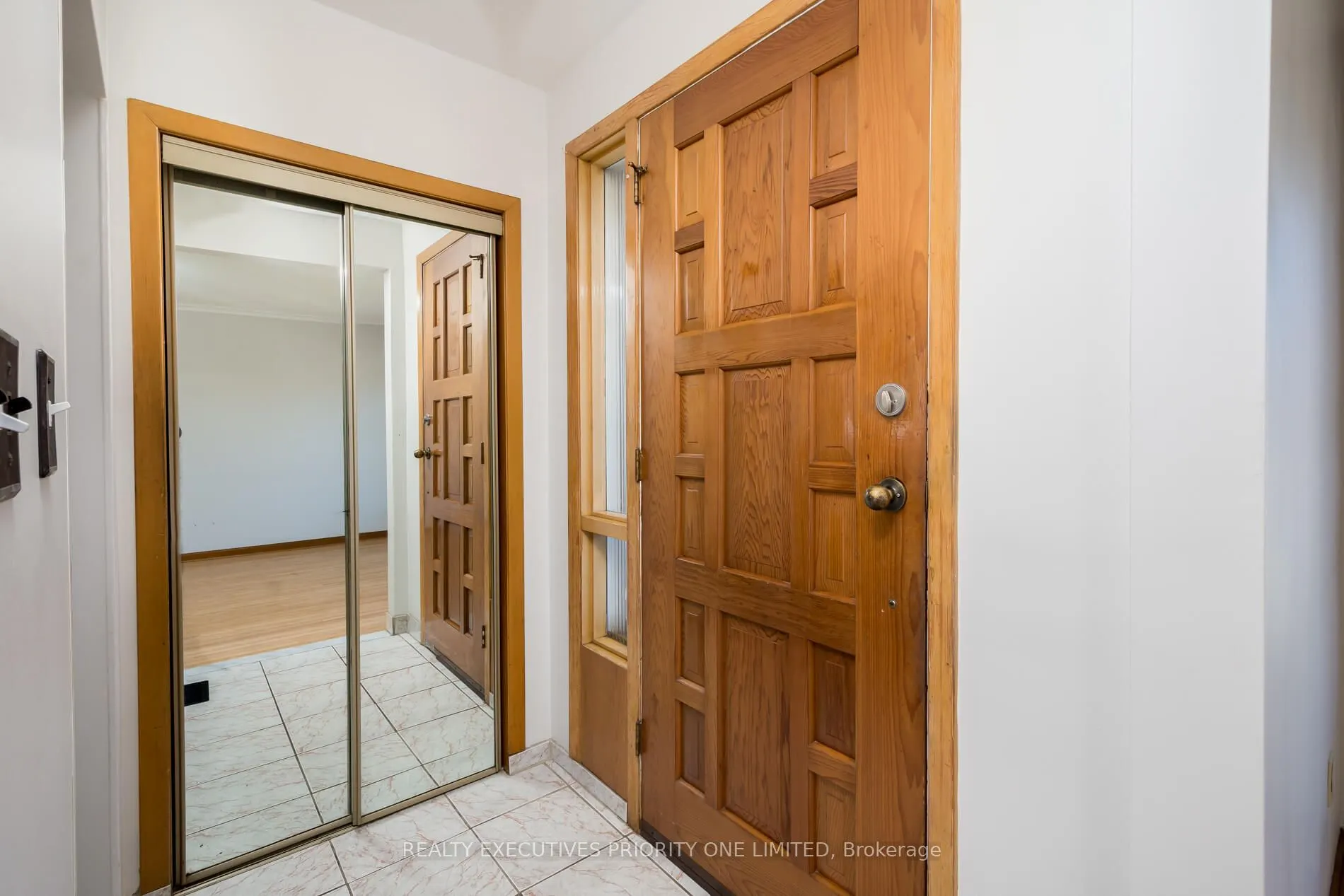 5 Lantos Court