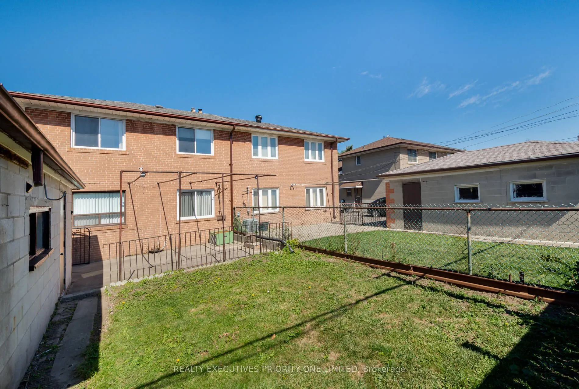 5 Lantos Court