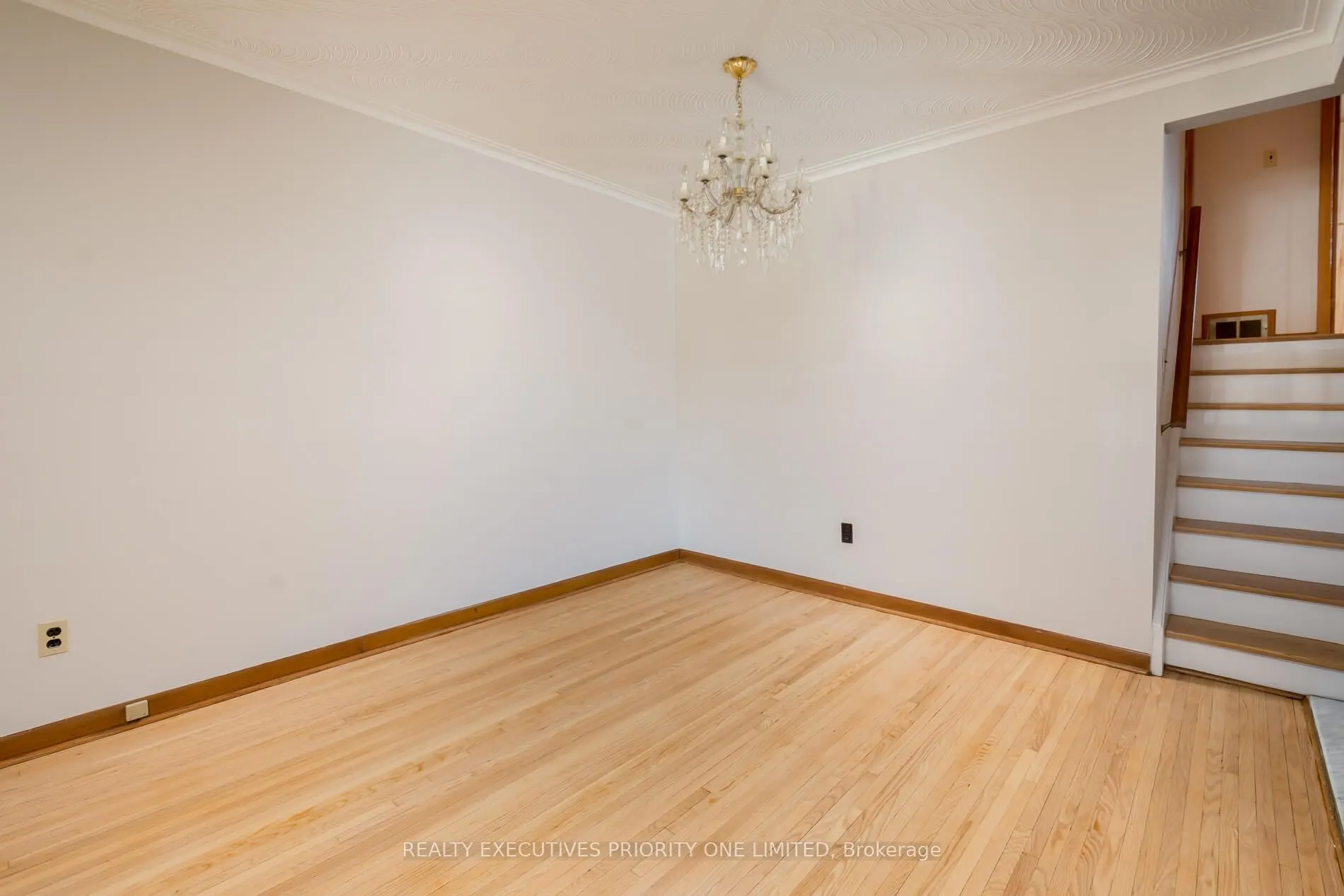 5 Lantos Court